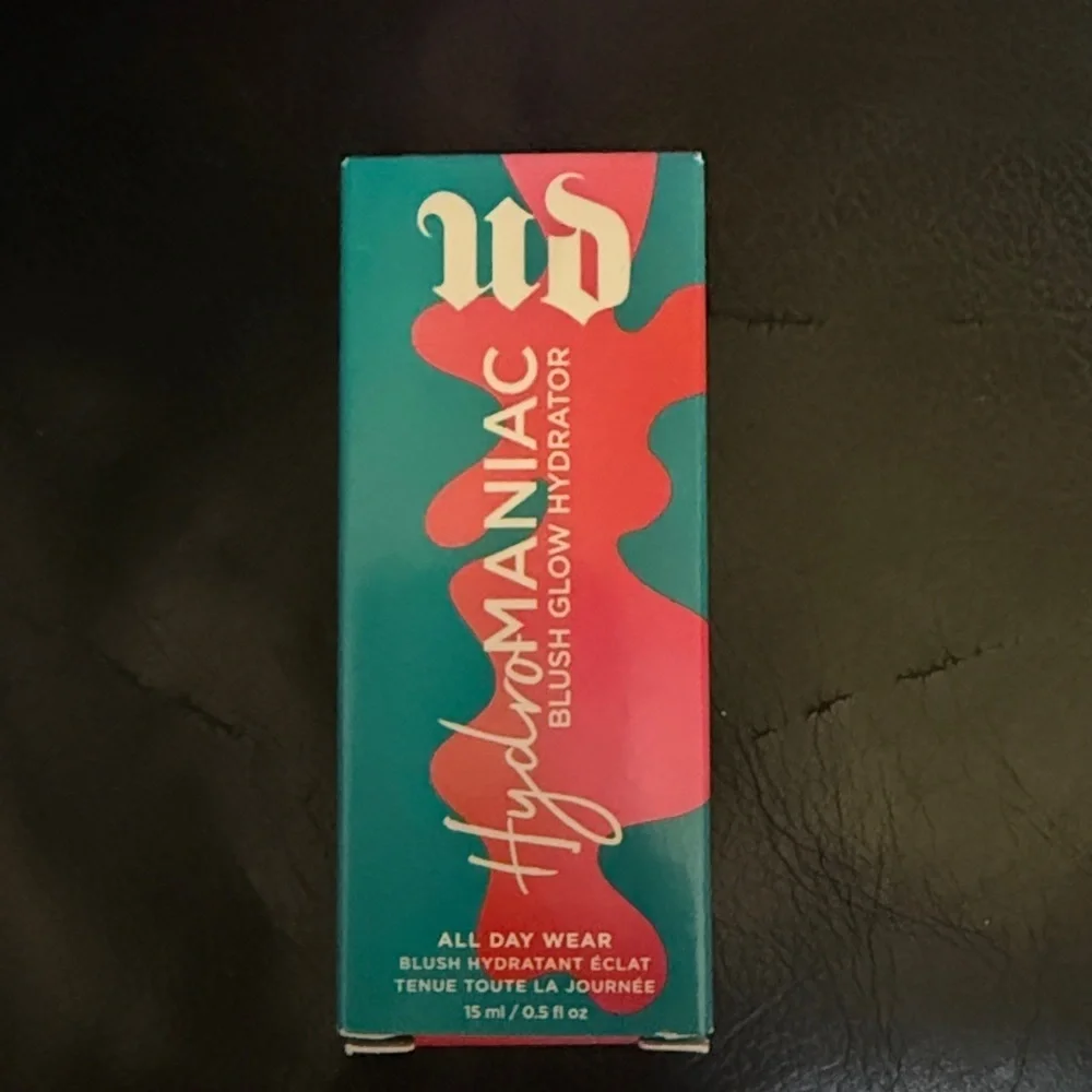 Urban Decay Hydromaniac Dewy Liquid Blush red flag